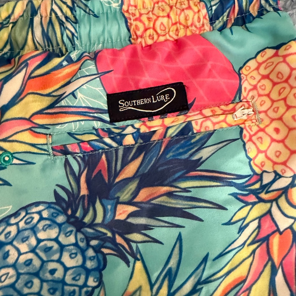Southern Lure Pineapple Print Swim Trunks Boys Youth XL - Picture 2 of 5